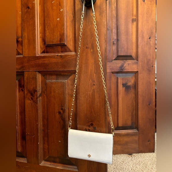 Tory Burch | Emerson Chain Wallet Crossbody - Picture 3 of 6